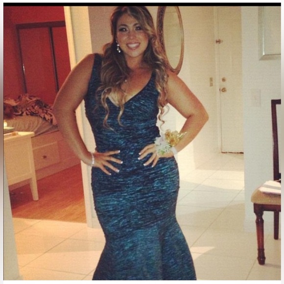 Cache gown - Picture 1 of 8